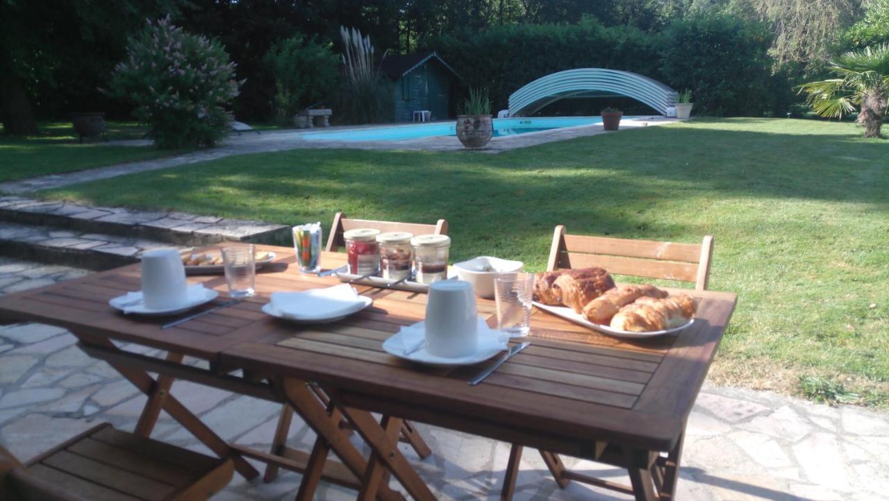 Villa Dikaria Montacher Bagian luar foto